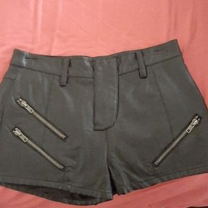 Guess short